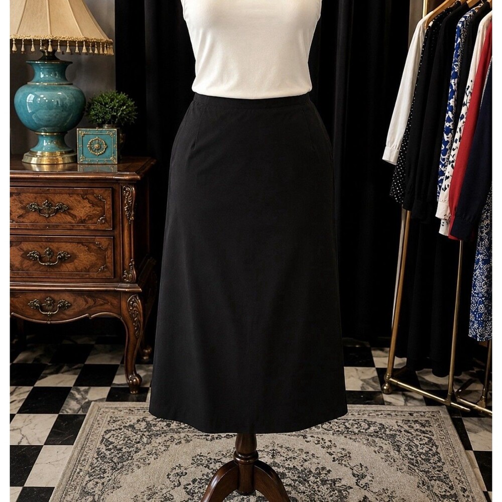 Larry Levine Classics Size 22W Women’s Lined Midi Black Skirt 42” Waist 32” L